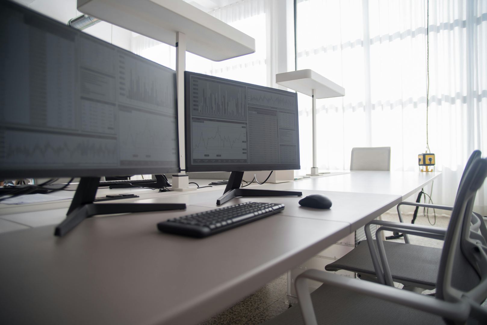 Comparative analytics and cross-community benchmarking data
